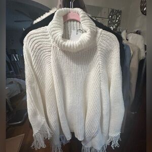 NWT AKIRA cream poncho/sweater L/XL